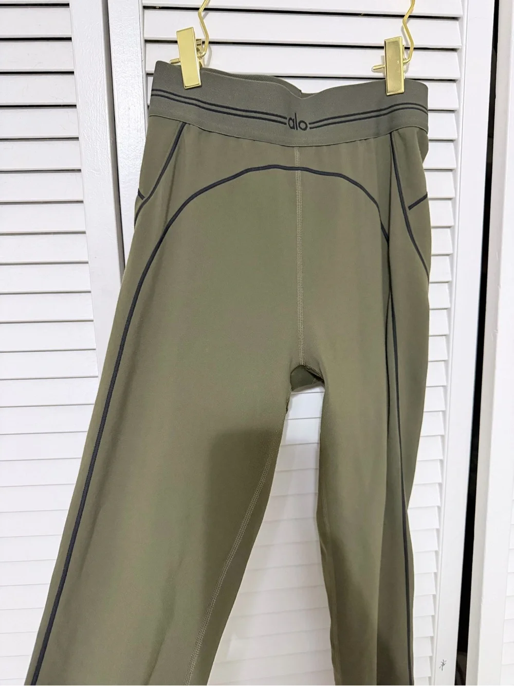 ALO Yoga Olive High-Waist Sculpt Leggings with Contrast Stitching